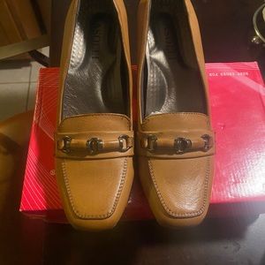 Tan leather Rasolli size 9